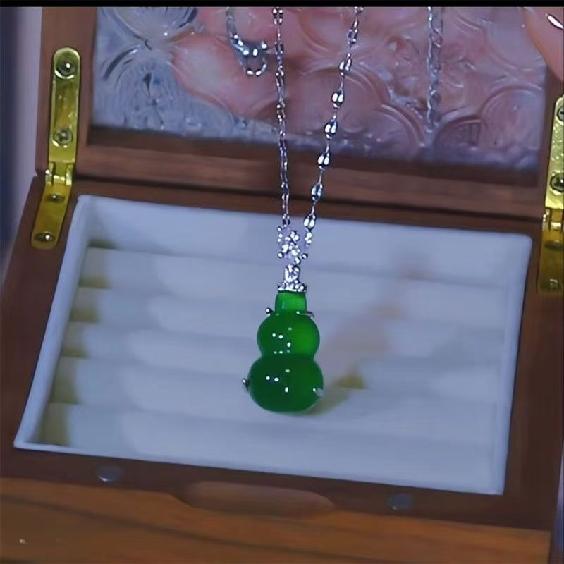 Oriental Charm Glass Green Necklace-H1