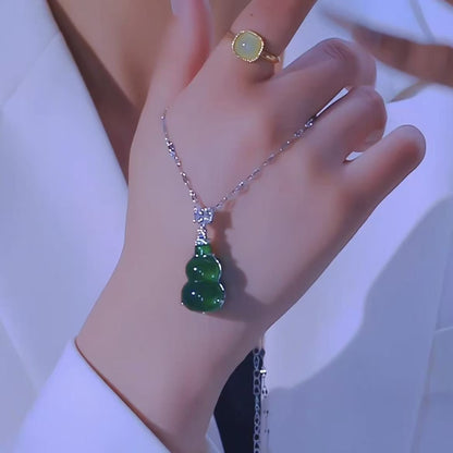 Oriental Charm Glass Green Necklace-H1